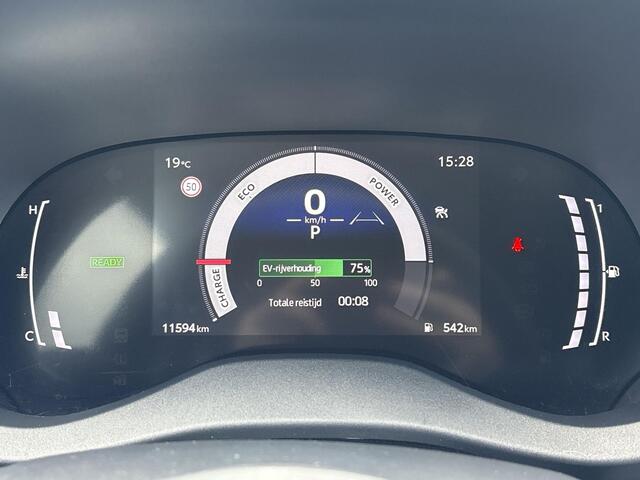 Toyota YARIS 1.5 Hybrid Dynamic **DODE HOEK DETECTIE/ PARKEERSENSOREN/ STOELVERWARMIING**
