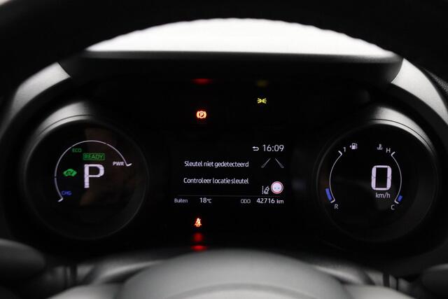 Toyota YARIS Cross 1.5 Hybrid Executive | Apple Carplay/Android Auto | 4 x 4 | stoel verwarming |
