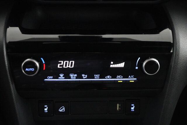 Toyota YARIS Cross 1.5 Hybrid Executive | Apple Carplay/Android Auto | 4 x 4 | stoel verwarming |