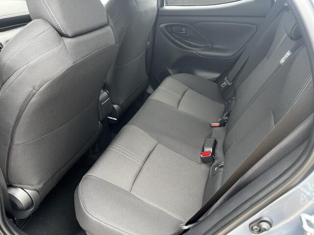 Toyota YARIS 1.5 Hybrid 115 Dynamic Comfort Pack Limited Nieuw Model Parkeer dodehoek Sensoren Stoel Stuur Verwarmd