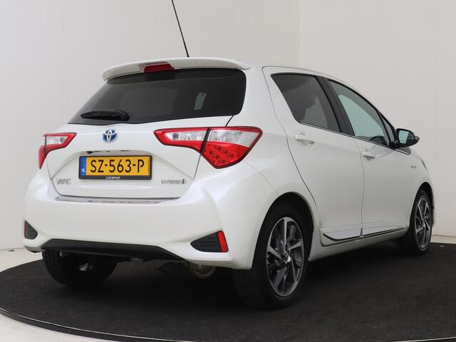 Toyota YARIS 1.5 Hybrid Premium | Dealer Onderhouden | Panoramadak | Climate Control | Cruise Control | Navigatie | Bluetooth | Elektrisch verstelbaar+inkapbare spiegels |