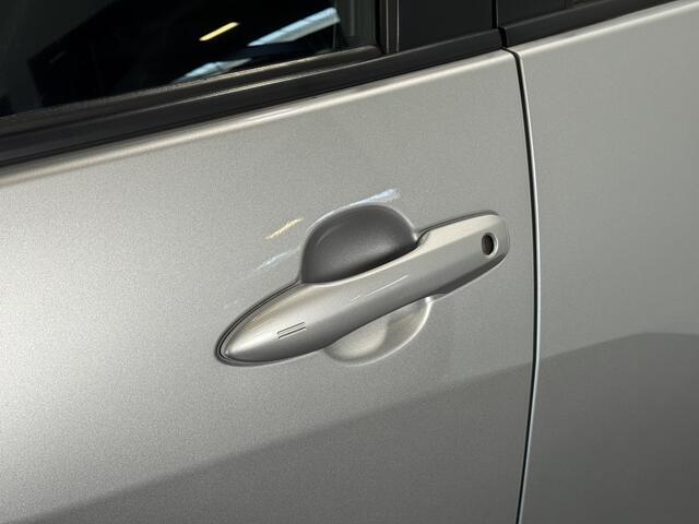 Toyota YARIS 1.5 Hybrid 115 Style Limited | Panoramadak | Head-up display | Parkeersensoren |