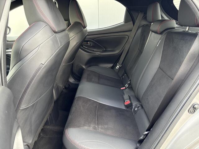Toyota YARIS 1.5 Hybrid GR Sport **DODEHOEK DETECTIE/ STOELVERWARMING/ PARKEERSENSOREN**