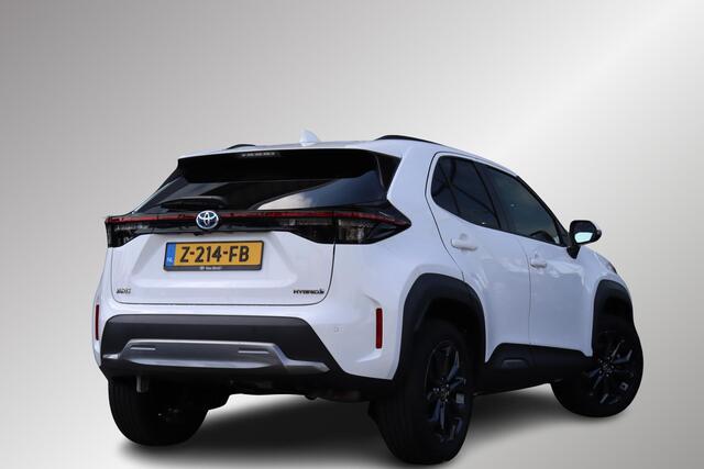 Toyota YARIS Cross 1.5 Hybrid Explore, LM Velgen, Parkeersensoren, Navi, Apple carplay / Android auto.