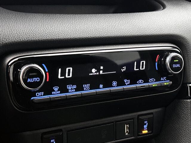 Toyota YARIS 1.5 Hybrid Executive + | Dealer Onderhouden | JBL | Head-Up Display | dodehoek detectie | Parkeersensoren voor+achter | Stoelverwarming | Apple CarPlay/Android auto | Cruise Control Adaptive | Achteruitrijcamera |