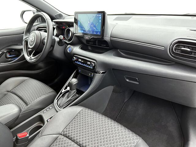 Toyota YARIS 1.5 Hybrid Executive + | BTW voertuig | Dealer onderhouden | Panoramadak | Head-Up Display | Dodehoek detectie | Parkeersensoren voor+achter | Stoelverwarming | Apple CarPlay/Android Auto | Cruise Control Adaptive