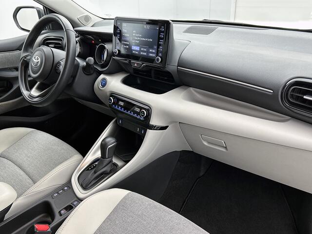 Toyota YARIS 1.5 Hybrid Style + | Dealer onderhouden | Lichte kleur half lederen interieur | Stoelverwarming | Climate Control | Cruise Control Adaptive | achteruitrijcamera |