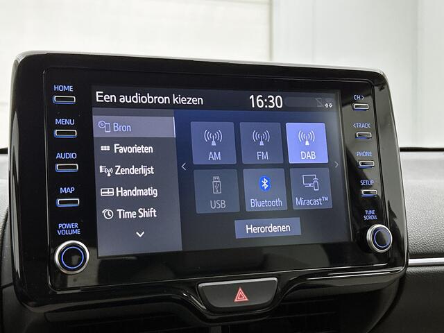 Toyota YARIS 1.5 Hybrid Style + | Dealer onderhouden | Lichte kleur half lederen interieur | Stoelverwarming | Climate Control | Cruise Control Adaptive | achteruitrijcamera |