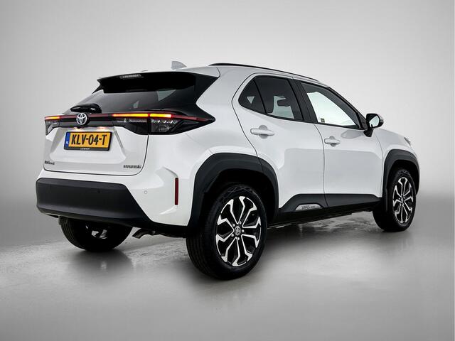 Toyota YARIS Cross 1.5 Hybrid Dynamic + Limited | Parkeersensoren voor+achter | Stoelverwarming | Buitenspiegels elektrisch inklapbaar | Navigatie | Apple CarPlay/Android Auto | Cruise Control Adaptive |