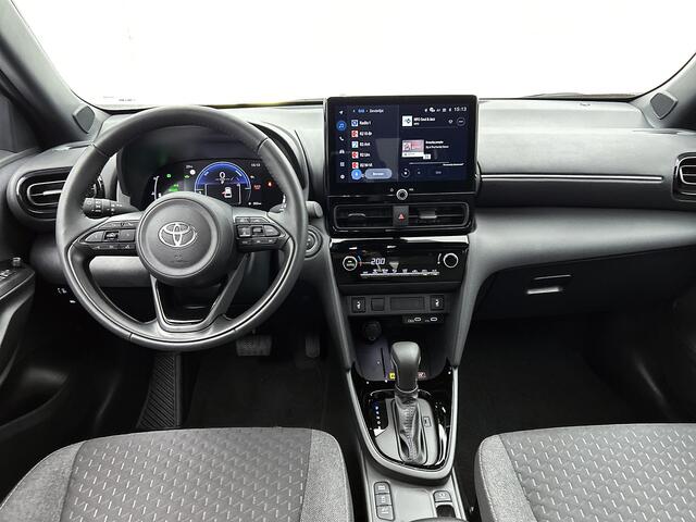 Toyota YARIS Cross 1.5 Hybrid 115 First Edition + | BTW Voertuig | Stoel+stuurverwarming | Draadloze telefoonlader | Apple CarPlay/Android Auto | Climate Control | Cruise Control Adaptive | Achteruitrijcamera |