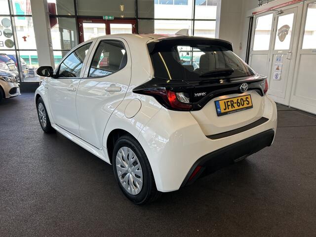 Toyota YARIS 1.5 Hybrid 115 Business Automaat | Panoramadak | Cruise control | Climate control | Navigatie