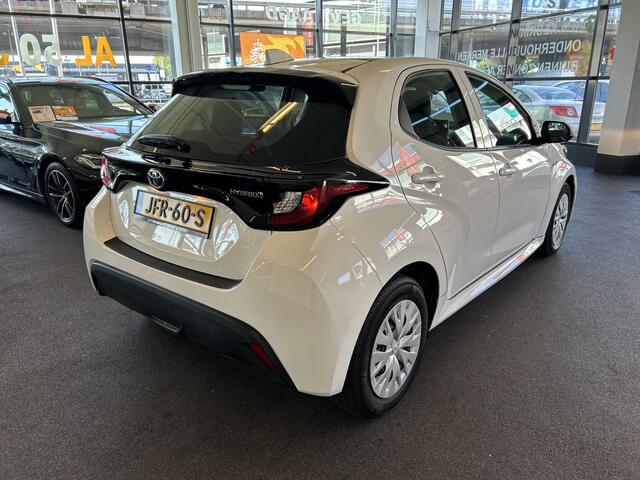 Toyota YARIS 1.5 Hybrid 115 Business Automaat | Panoramadak | Cruise control | Climate control | Navigatie