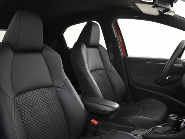 Toyota YARIS 1.5 Hybrid Executive | JBL | Head-up | Blindspot | Halfleer