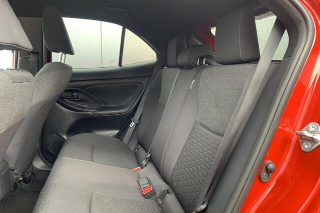 Toyota YARIS Cross 1.5 Hybrid Dynamic | Stoel en Stuurverwarming | Camera | ACC |