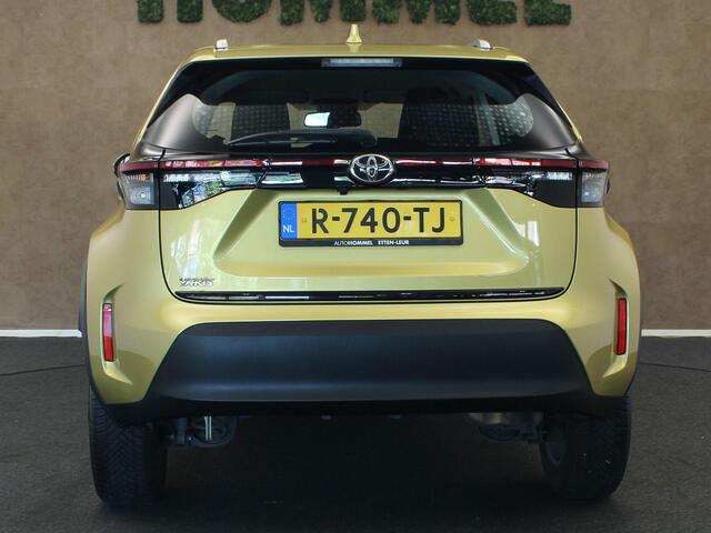Toyota YARIS Cross 1.5 VVT-I Active - ADAPTIEVE CRUISE CONTROL - DRAADLOZE OPLADER - AIRCO - APPLE CARPLAY/ ANDROID AUTO - LICHT EN REGENSENSOR - 4 SEIZOENENBANDEN - ARMSTEUN VOOR - 16 INCH LICHT METALEN VELGEN