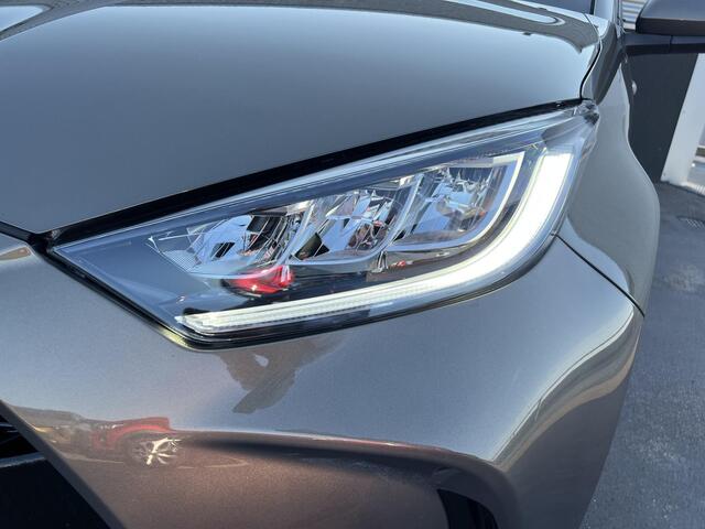Toyota YARIS 1.5 Hybrid Executive Stoelverwarming, HUD, Smart Key, LED, Navigatie, Parkeersensoren, leder/stof