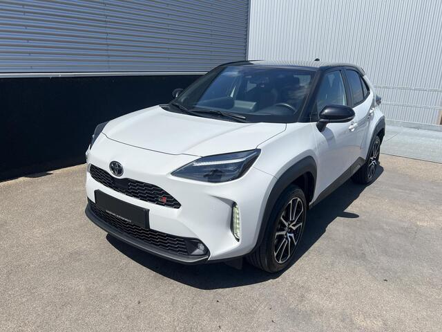 Toyota YARIS Cross 1.5 Hybrid GR Sport Panoramadak, Navigatie, LMV, Dodehoekdetectie, HUD, Elek. achterklep, Stoelverwarming,