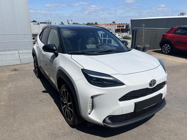 Toyota YARIS Cross 1.5 Hybrid GR Sport Panoramadak, Navigatie, LMV, Dodehoekdetectie, HUD, Elek. achterklep, Stoelverwarming,