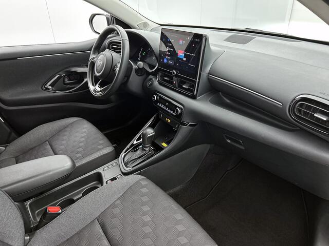 Toyota YARIS 1.5 Hybrid 115 Dynamic | Parkeersensoren | Dodehoekdetectie | Stoel-/Stuurverwarming | Draadloze Telefoonlader | Onderweg-naar-dealer