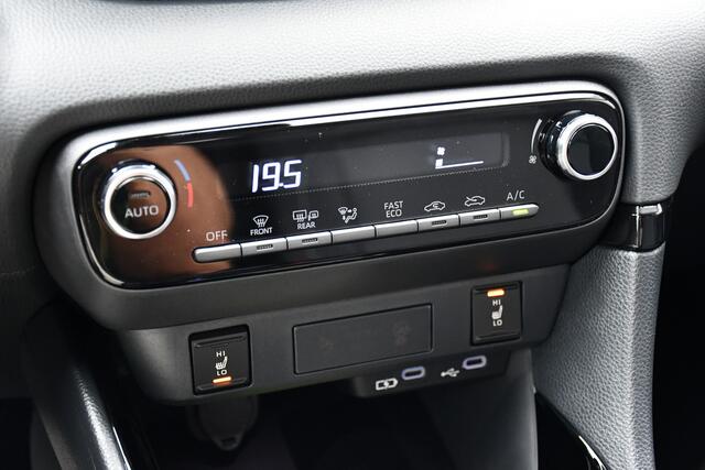 Toyota YARIS 1.5 Hybrid 115 Dynamic Limited automaat 116pk | Comfort pakket | Parkeersensoren vóór & achter | Voorstoelen verwarmd |