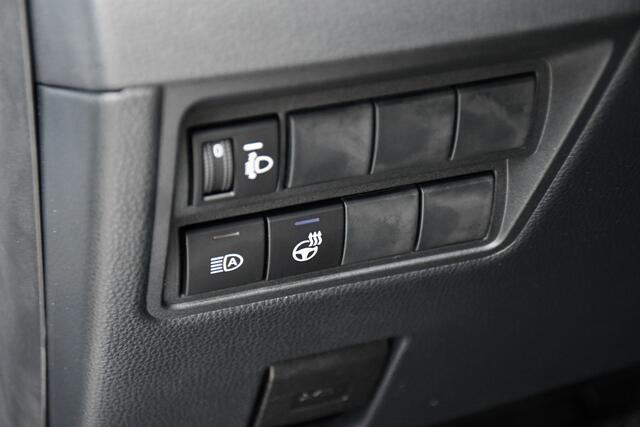 Toyota YARIS 1.5 Hybrid 115 Dynamic Limited automaat 116pk | Comfort pakket | Parkeersensoren vóór & achter | Voorstoelen verwarmd |