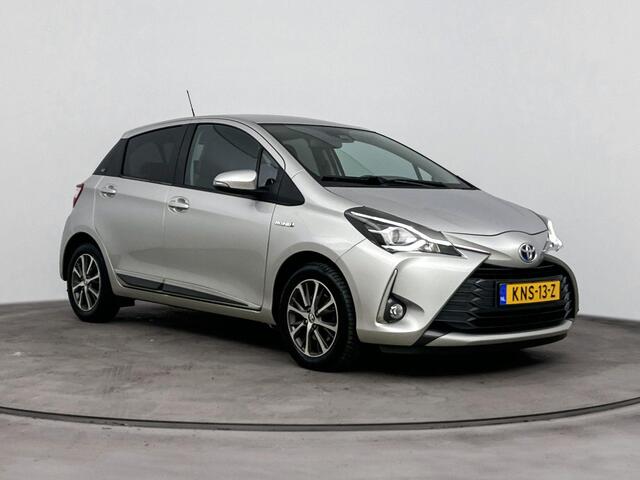 Toyota YARIS 1.5 Hybrid Y20 Limited | Bi-Tone | Parkeersensoren achter | Navi | L.M. velgen | Cruise control |