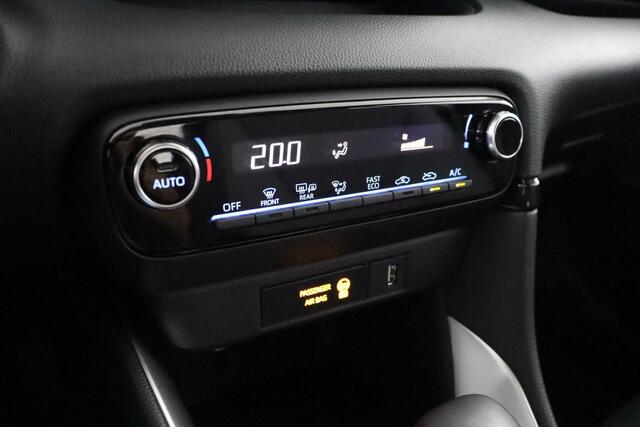 Toyota YARIS 1.5 Hybrid Dynamic | Apple Carplay/Android Auto | Adaptieve Cruise-Control | Parkeercamera |
