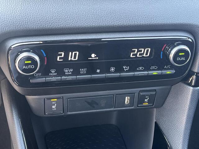 Toyota YARIS 1.5 Hybrid Executive | Stoel- + stuurverwarming | Dode hoek waarschuwing | Carplay | JBL audio |