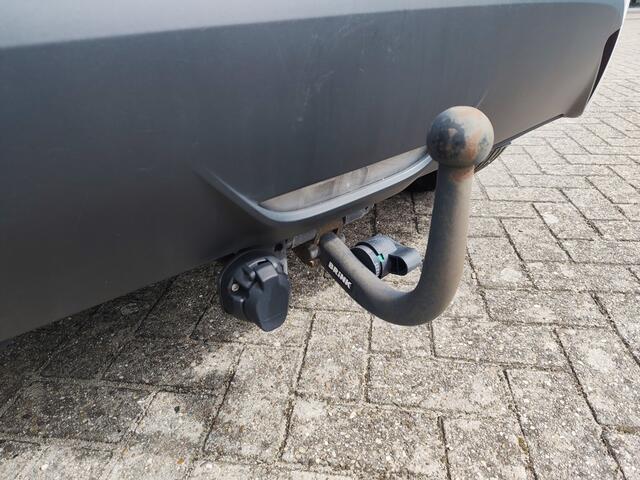 Toyota YARIS 1.5 Hybrid Dynamic Bi-Tone | Trekhaak Afneembaar | Navi | Keyles