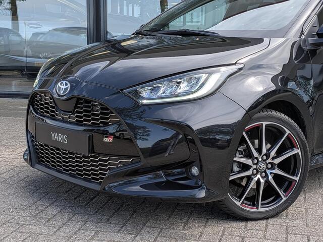 Toyota YARIS 1.5 Hybrid GR Sport | Stoelverwarming | Dodehoek | Keyless | Carplay | ACC | Dual Climate