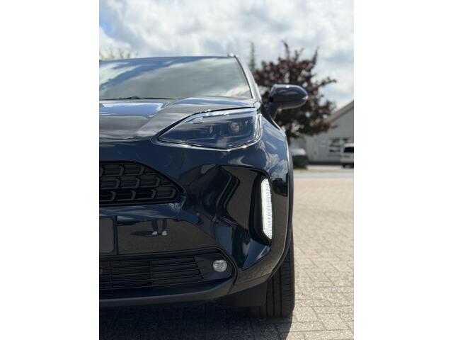 Toyota YARIS Cross 1.5 Hybrid 115 First Edition | Stoel- Stuurverwarming | Keyless | ACC | Camera | Led | Qi-lader
