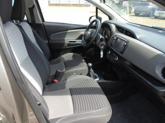 Toyota YARIS 1.0 VVT-I BUS. PLUS