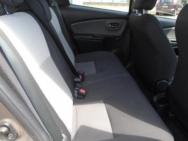 Toyota YARIS 1.0 VVT-I BUS. PLUS