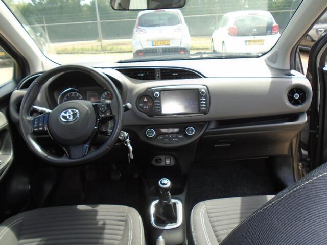 Toyota YARIS 1.0 VVT-I BUS. PLUS