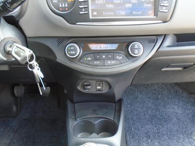Toyota YARIS 1.0 VVT-I BUS. PLUS