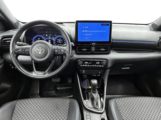 Toyota YARIS 1.5 Hybrid 130 Launch Edition | Head-up display | Stoelverwarming | Lederenbekleding |