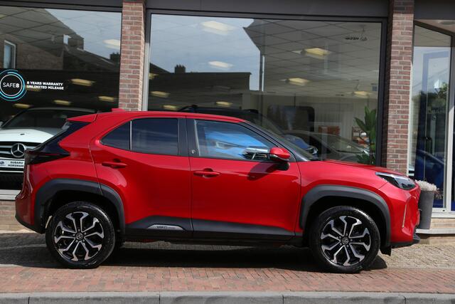 Toyota YARIS Cross 1.5 Hybrid AWD-I Dynamic Team Navi Camera LED ACC