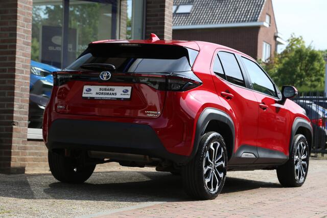 Toyota YARIS Cross 1.5 Hybrid AWD-I Dynamic Team Navi Camera LED ACC
