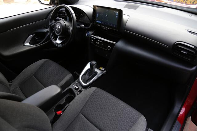 Toyota YARIS Cross 1.5 Hybrid AWD-I Dynamic Team Navi Camera LED ACC
