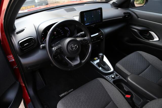 Toyota YARIS Cross 1.5 Hybrid AWD-I Dynamic Team Navi Camera LED ACC