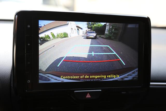Toyota YARIS Cross 1.5 Hybrid AWD-I Dynamic Team Navi Camera LED ACC