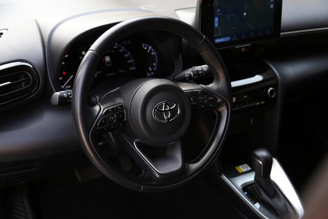 Toyota YARIS Cross 1.5 Hybrid AWD-I Dynamic Team Navi Camera LED ACC