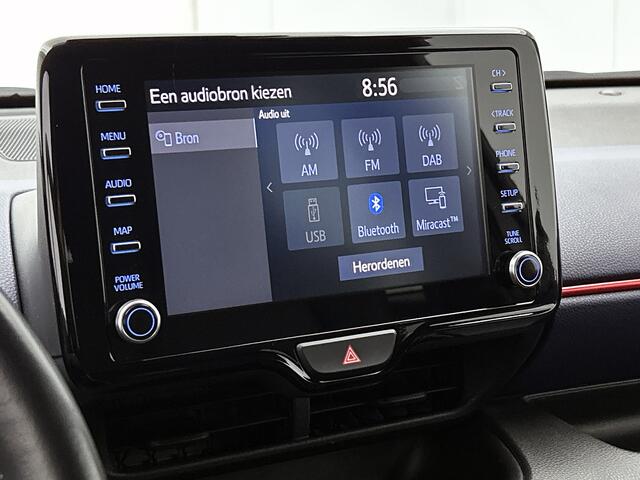 Toyota YARIS 1.5 Hybrid Tokyo Spirit | Lederen bekleding | Stoel en stuurwielverwarming |