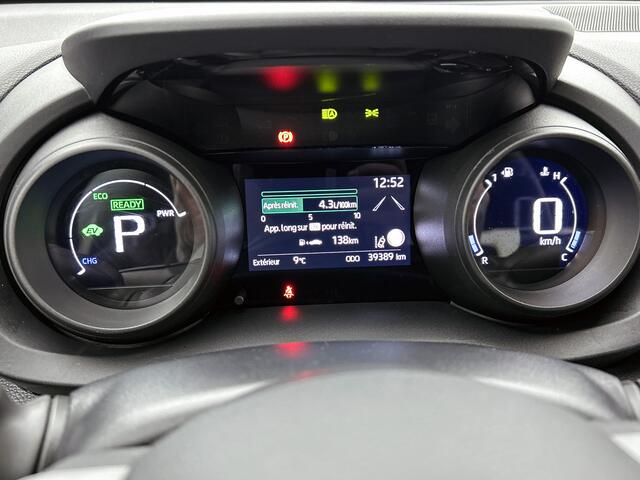Toyota YARIS Cross 1.5 Hybrid First Edition | All Wheel Drive | Stoelverwarming | Blindspot | PDC voor en achter | Facelift model | SL 63