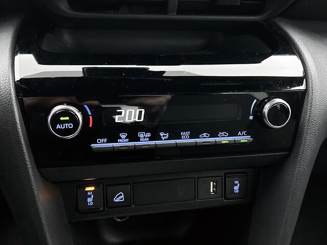 Toyota YARIS Cross 1.5 Hybrid First Edition | All Wheel Drive | Stoelverwarming | Blindspot | PDC voor en achter | Facelift model | SL 63