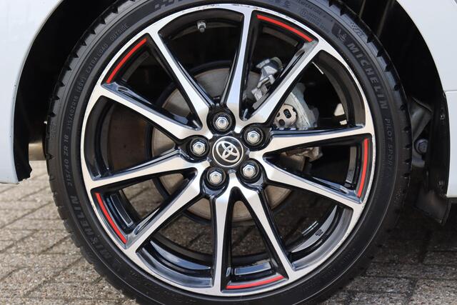 Toyota YARIS 1.5 Hybrid GR Sport, Head Up Display , Stoelverwarming , Navigatie