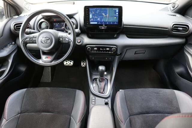 Toyota YARIS 1.5 Hybrid GR Sport, Head Up Display , Stoelverwarming , Navigatie