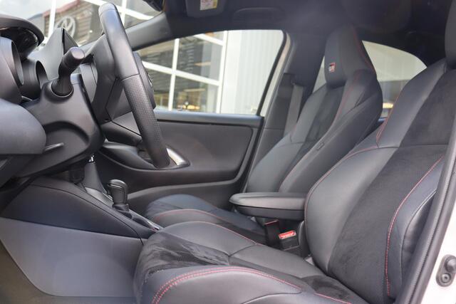 Toyota YARIS 1.5 Hybrid GR Sport, Head Up Display , Stoelverwarming , Navigatie