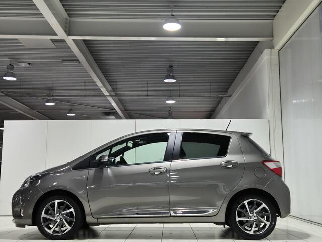 Toyota YARIS 1.5 Hybrid Premium Full option!