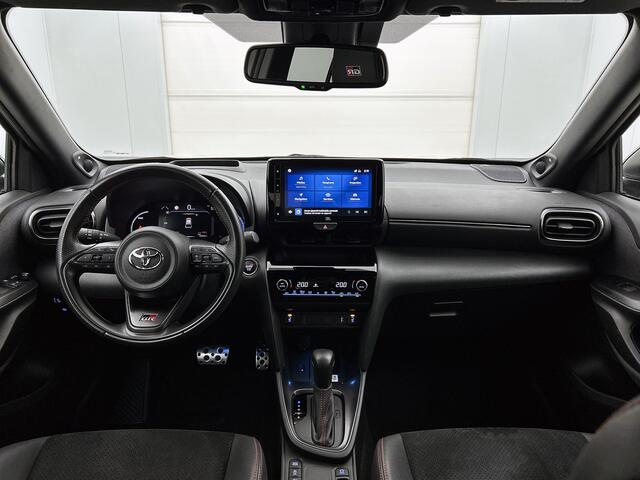 Toyota YARIS Cross 1.5 Hybrid GR Sport Limited + | Stoelverwarming | Apple CarPlay/Android Auto | Climate Control | Cruise Control Adaptive | Achteruitrijcamera | Parkeersensoren voor+achter | Elektrische Achterklep | JBL | HUD | | Dodehoek